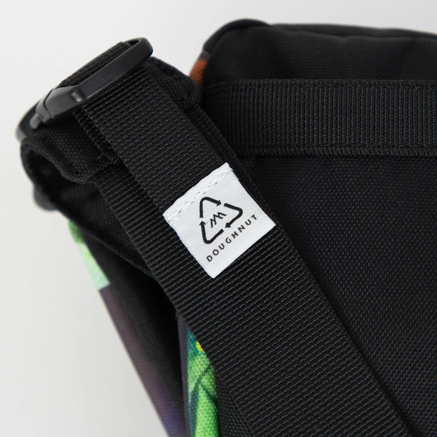 Dagger Doughnut X PRMTVO Series Bum Bag - Image 4