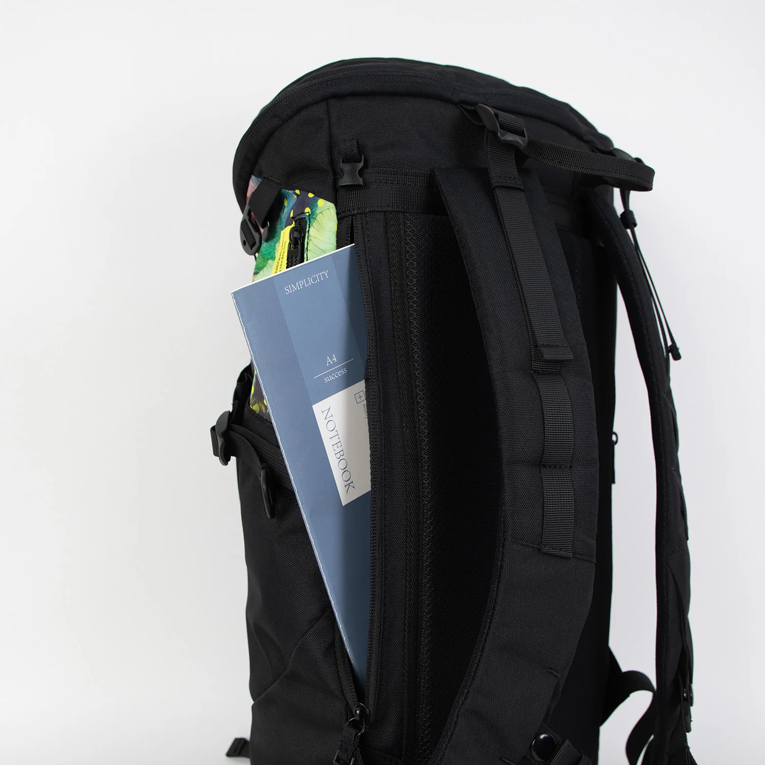 Dynamic Large Doughnut X PRMTVO Series Backpack - Image 8