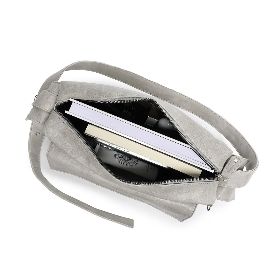 Elizabeth Errands Series Crossbody bag - Image 23