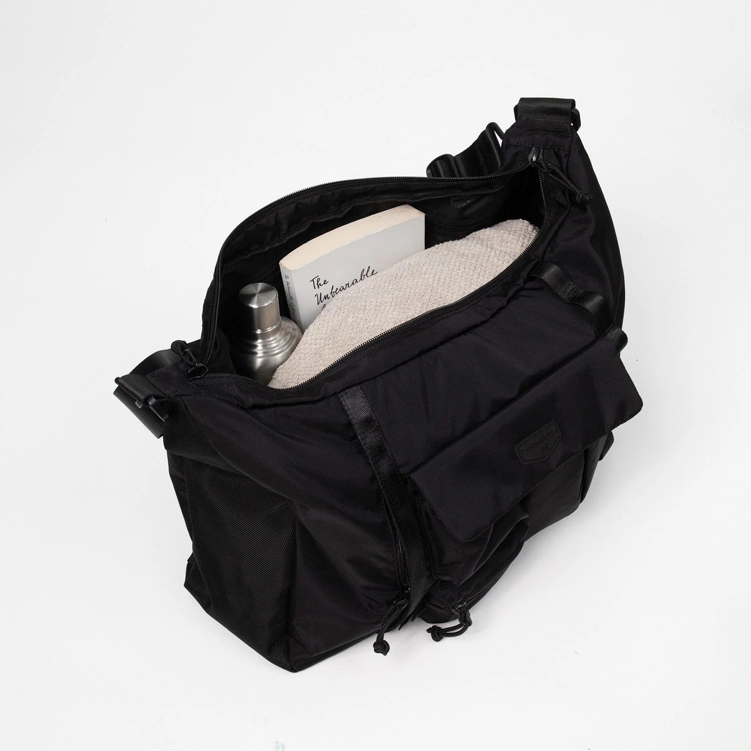 Metanoia The Actualise Series Messenger Bag - Image 7