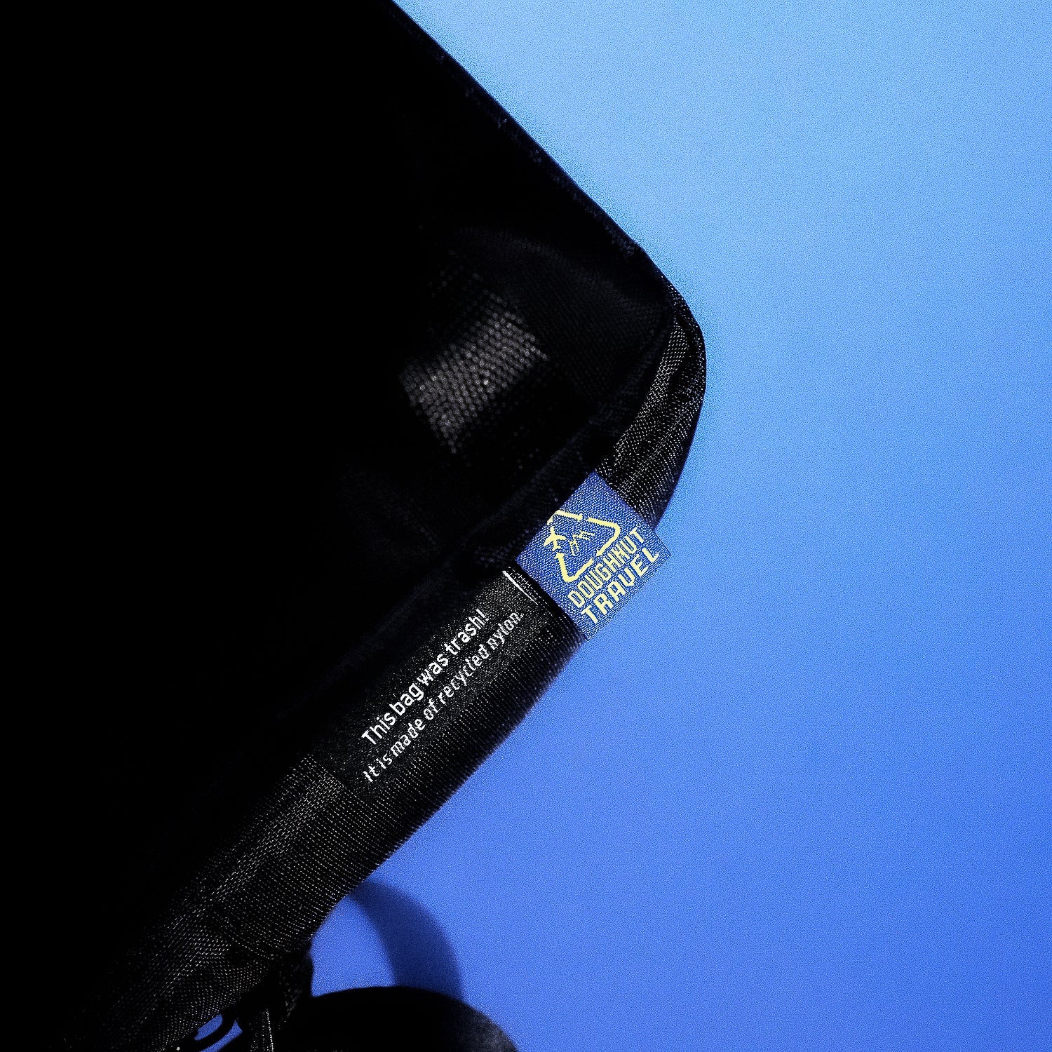 Traverse Doughnut Airlines II Series Crossbody Bag - Image 8